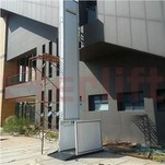 Hidraulikus kerekesszékes lift rámpával