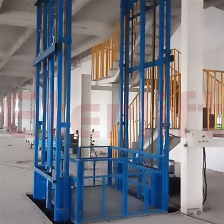 Raktári hidraulikus teherfelvonó