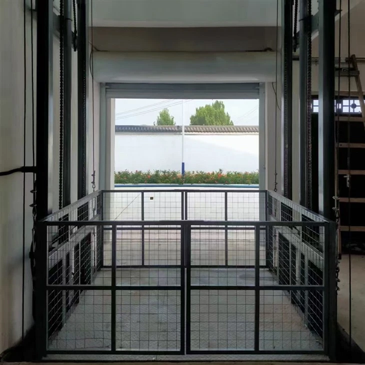 Kereskedelmi rakomány lift